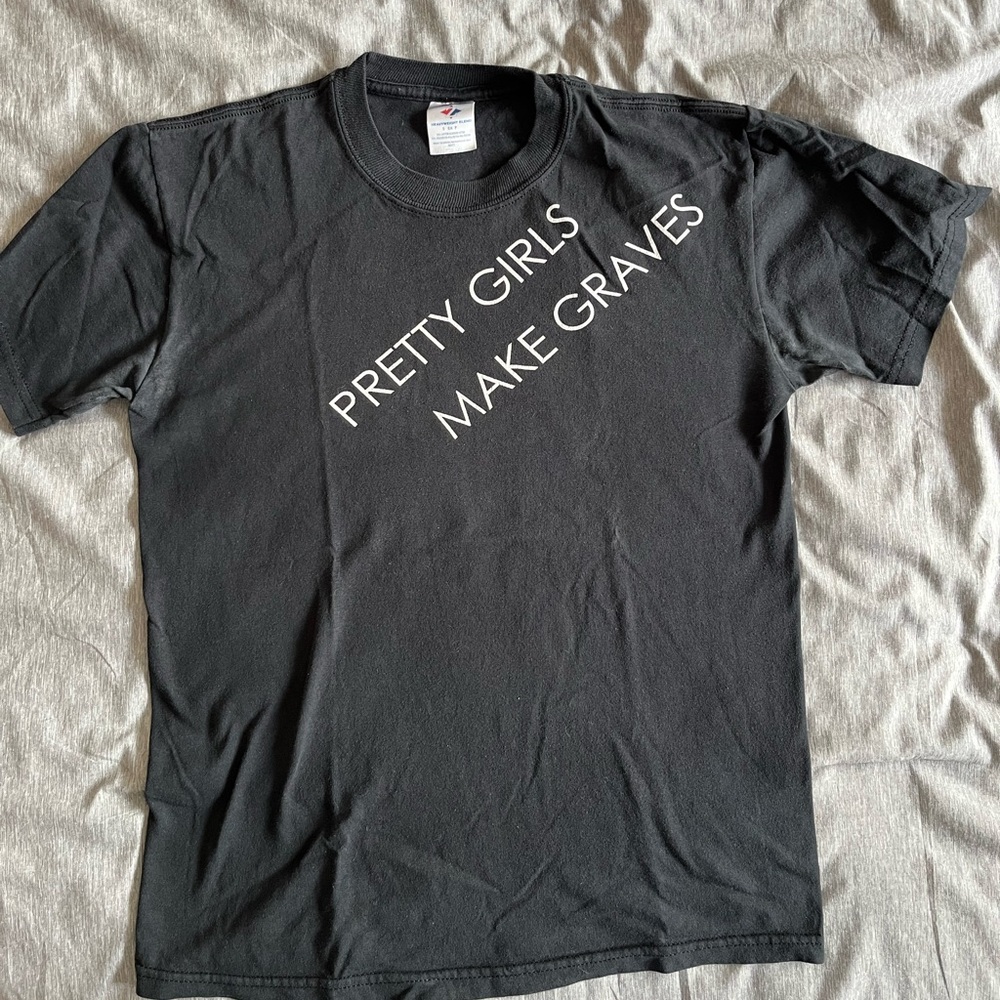Pretty Girls Make Graves band t-shirt, indie, hipster, scene, emo, punk